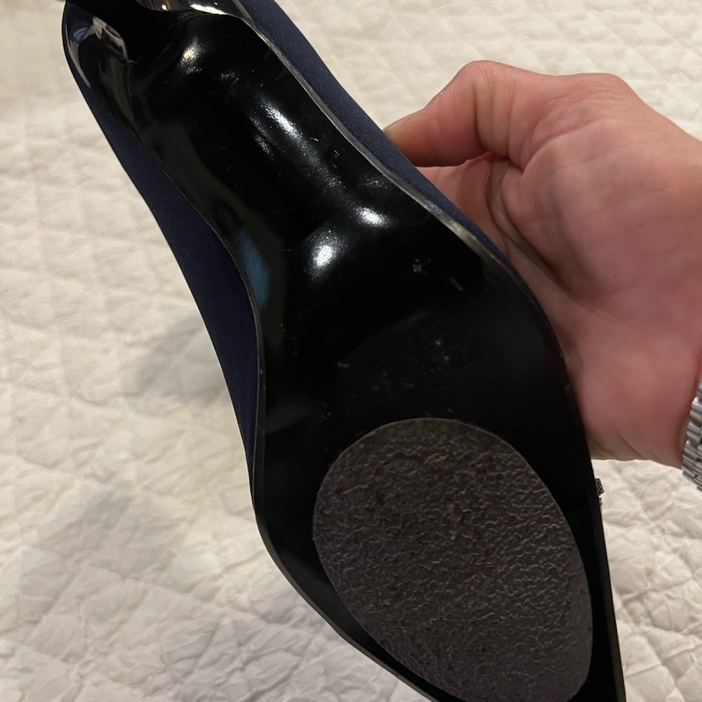 Navy blue suede and patent leather classic pump